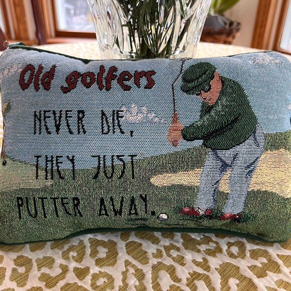 "Old golfers never die, they just putter away." 8x12 Needlepoint Pillow Gift EUC - Picture 1 of 9